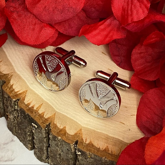 Silver New York Yankees Round Baseball Cufflinks - Picture 8 of 15